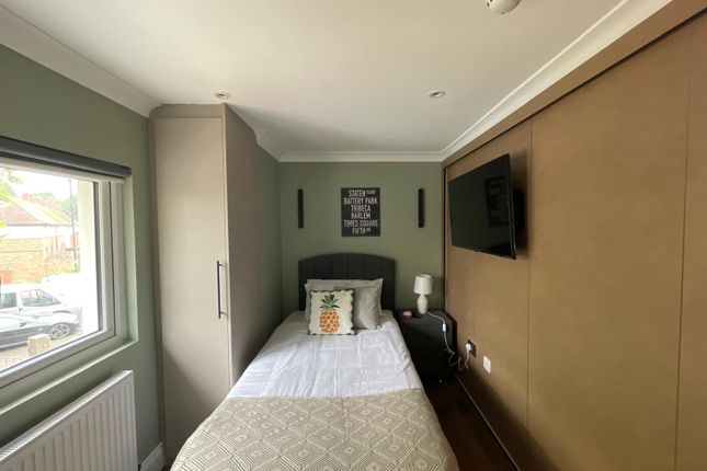 Fully Furnished Ensuite Room To Rent | Allendale Avenue, Southall Ub1 | Â£1,000 Pcm | All Bills Included | Available Now