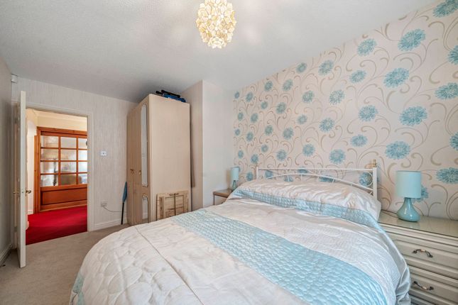 16 Ward Close, Warrington photo 4