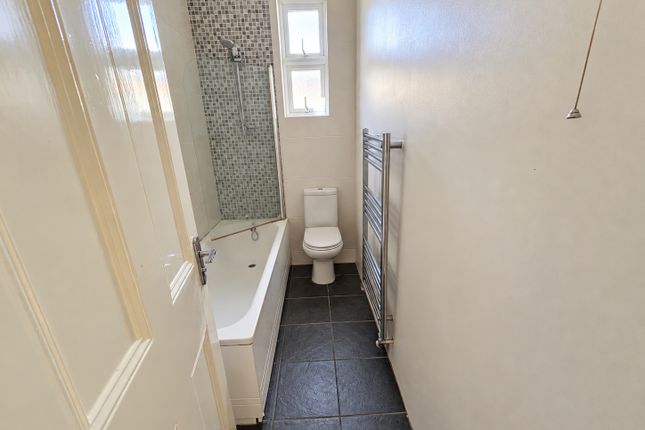Caldecot Road, London photo 5