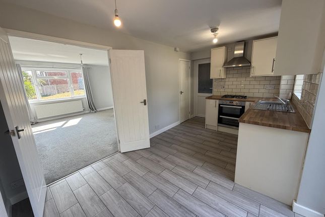 18, Linden Avenue, Burntwood photo 4