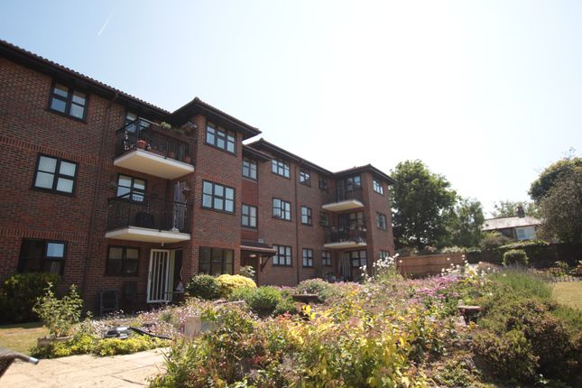 Thumbnail Flat for sale in Hatherley Crescent, Sidcup, Kent