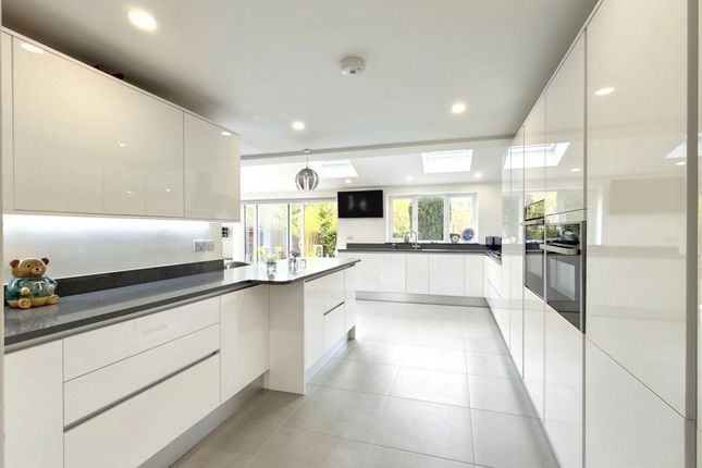 18 Balmoral Road, Coalville photo 2