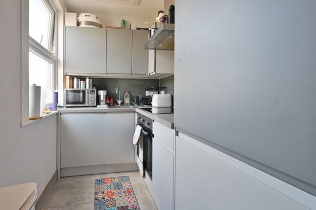 33A Park Road, Bushey photo 2