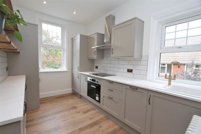 Flat to rent in Silverdale Road, Eastbourne