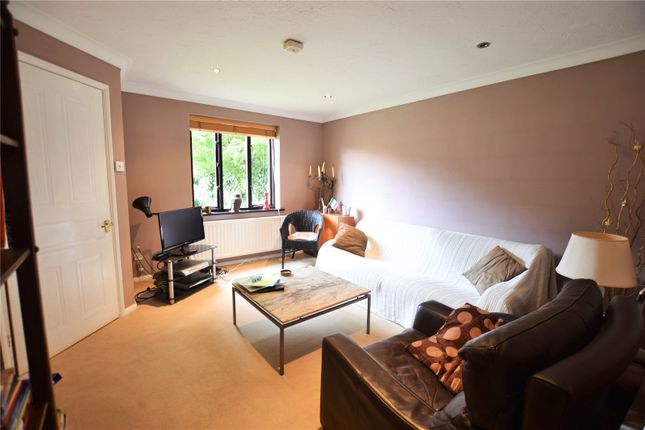 17, Simkins Close, Bracknell photo 2