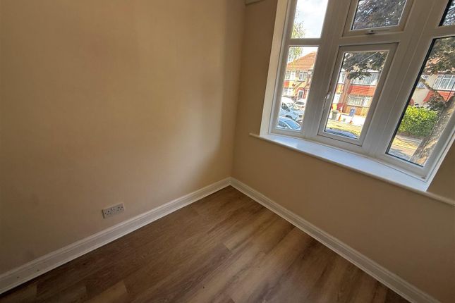 46, Currey Road, Greenford photo 5