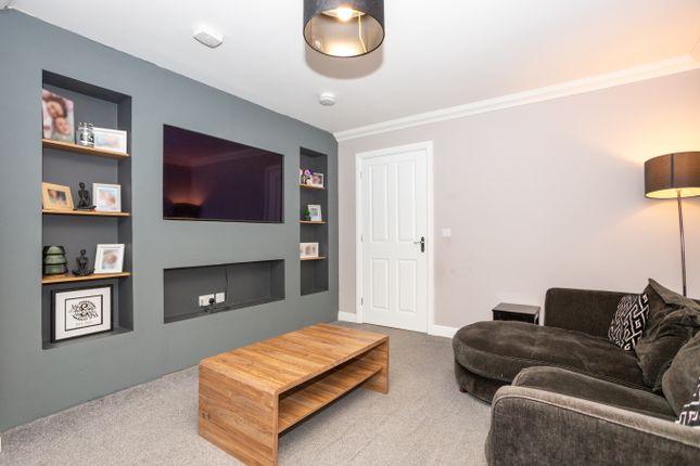 74, Birchwood Way, Dumfries photo 2