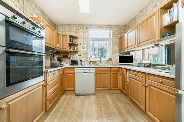 36, Melbury Avenue, Southall photo 3
