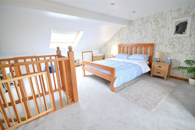 27, Court Crescent, West Sussex photo 4