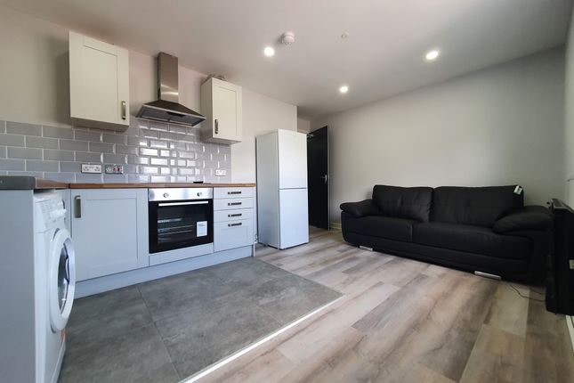 Duplex to rent in Clifton Street, Adamsdown