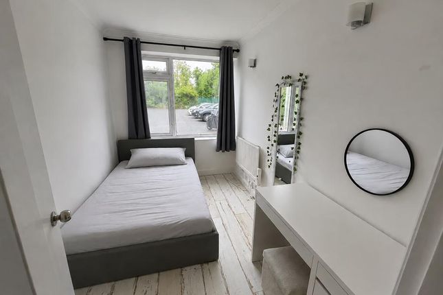 Flat 18, Fairfield Court, Manchester photo 4