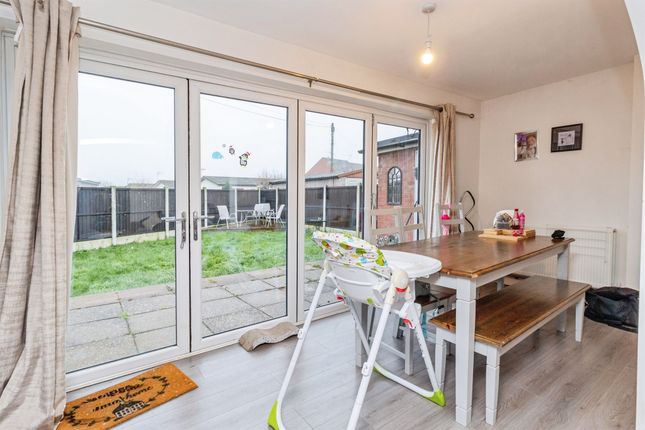 89, Doxey Fields, STAFFORD photo 4
