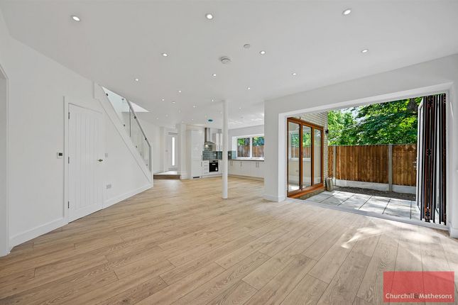 49a, Connaught Road, London photo 4