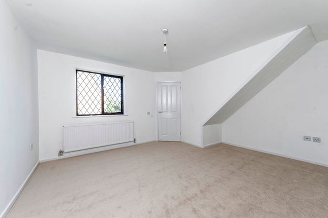 41 Primrose Court, Moreton-In-Marsh photo 2