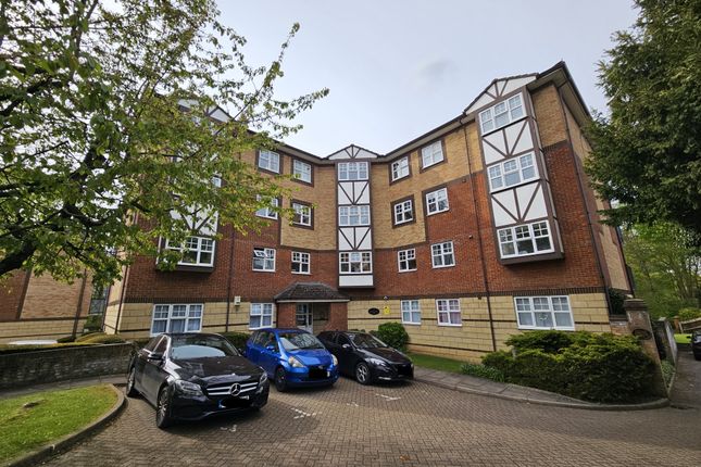 Flat to rent in Knights Field, Luton