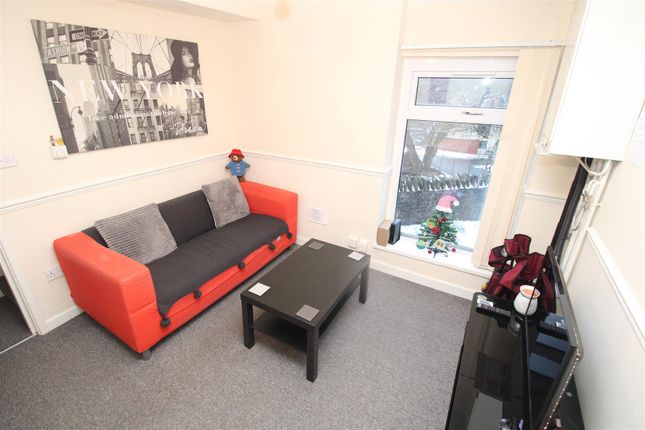 Thumbnail Flat to rent in Stow Hill, Treforest, Pontypridd