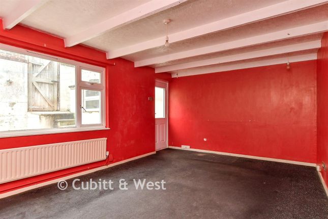 101, Carden Avenue, Brighton photo 2