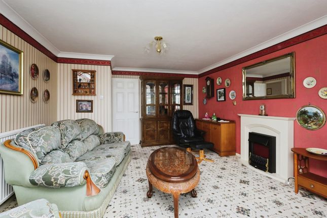 56, Hazelwood Avenue, Eastbourne photo 3
