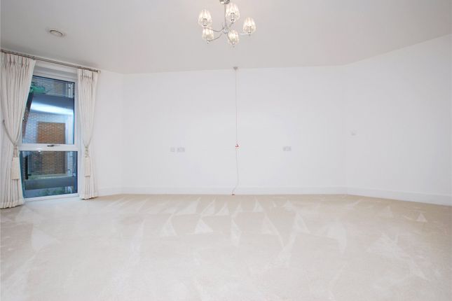 Flat to rent in London Road, Guildford, Surrey