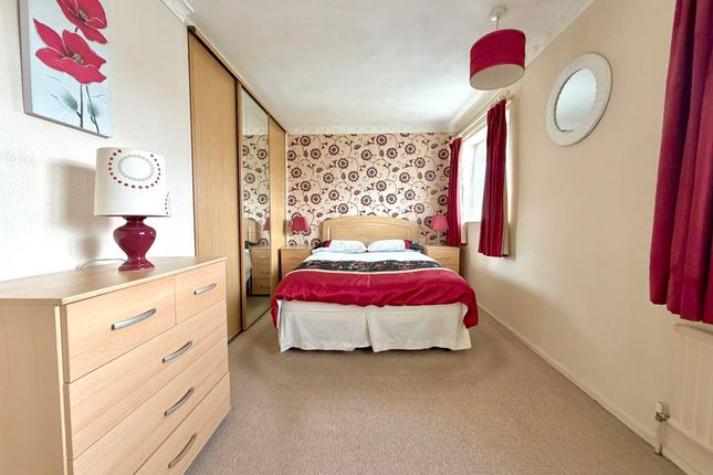 326, Poynters Road, Luton photo 4