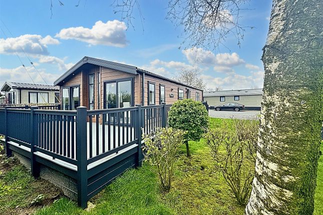 Thumbnail Mobile/park home for sale in Lakesway Holiday Home And Lodge Park, Levens, Kendal