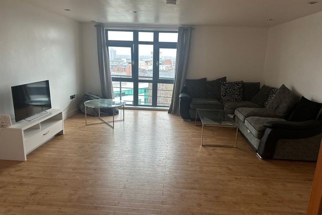 Duplex to rent in Fox Street, Leicester