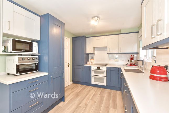 41, Manor Farm Close, Lympne photo 3