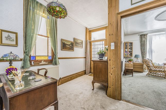 23, Livingstone Road, Southsea photo 4