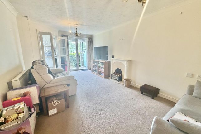 11, Swannery Court, Weymouth photo 3