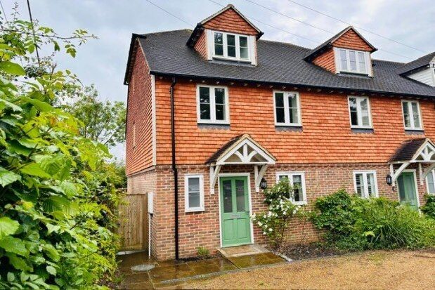 Thumbnail Cottage to rent in High Street, Etchingham