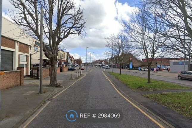 Flat, Becontree Avenue, Dagenham photo 4