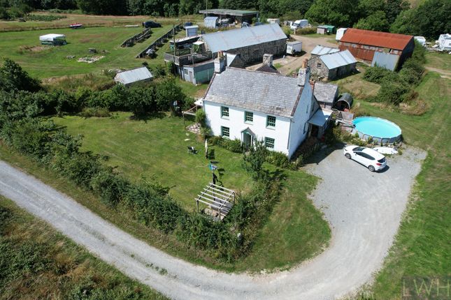 Farmhouse off Lon Engan, Pwllheli photo 2