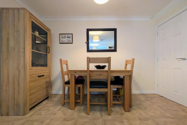 30, Cardinal Drive, Gloucester photo 4