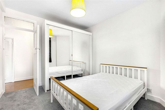 Flat 16, Holmbury Court, London photo 4
