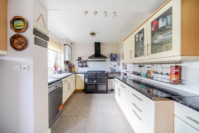 86, Moorfield Road, Denham Green photo 3