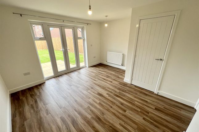 12, Roman Drive, Burton Upon Trent photo 3