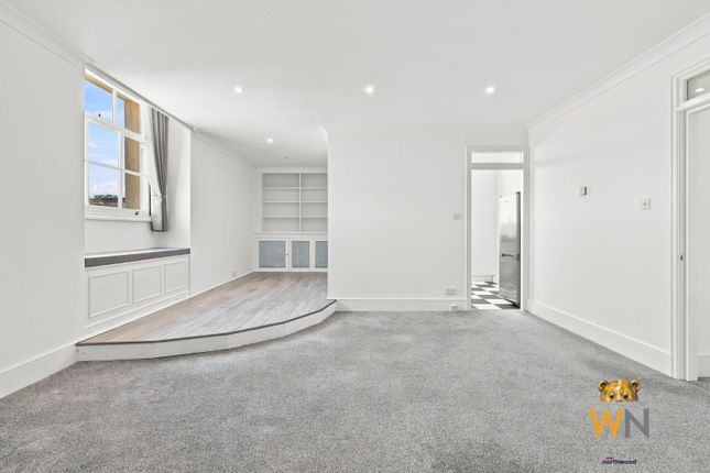 27 Thorndon Hall, Thorndon Park, Brentwood photo 4