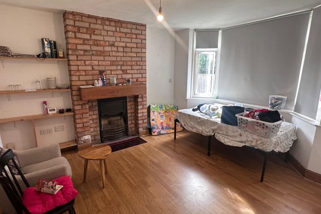 17, Ringwood Crescent, Nottingham photo 2