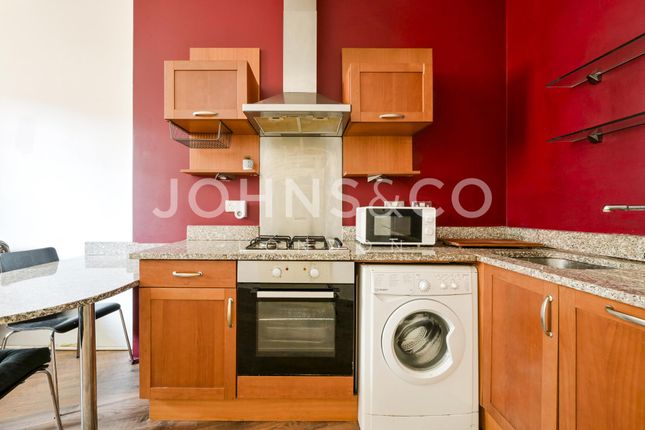 Flat 12 Chandlery House 40, Gowers Walk, London photo 5