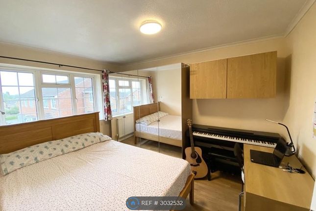 Coxwell Close, Buckingham photo 4