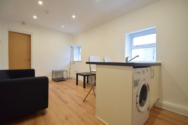 Thumbnail Flat to rent in Clifton Street, Cardiff