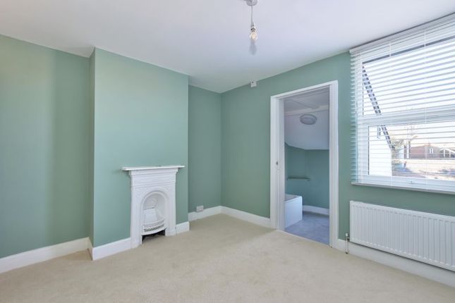Thumbnail Terraced house to rent in Station Road, Marlow