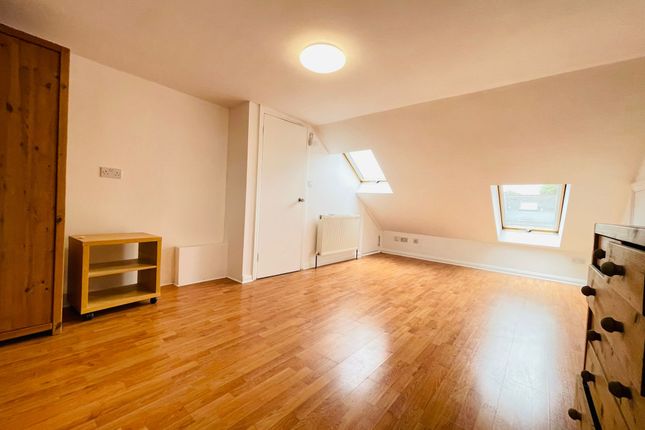 47, Strode Road, London photo 2