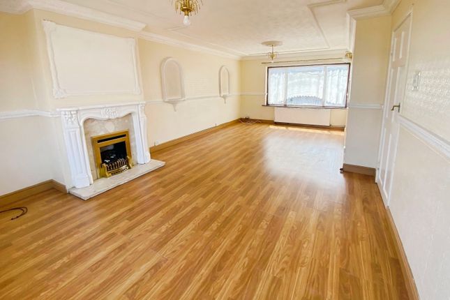 27, Vaughan Road, Willenhall photo 2