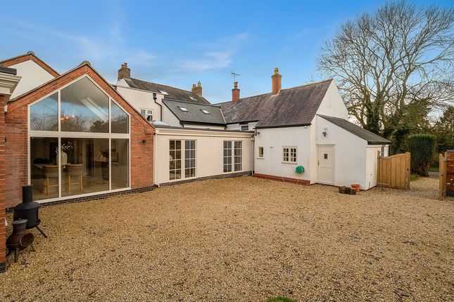 Detached house for sale in Nailstone Road Barton In The Beans, Warwickshire