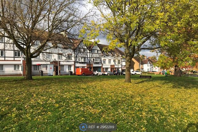 1-bed flat on B Gilders Road, Chessington, £1,100/mo