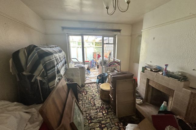 131, Sandringham Crescent, South Harrow photo 4
