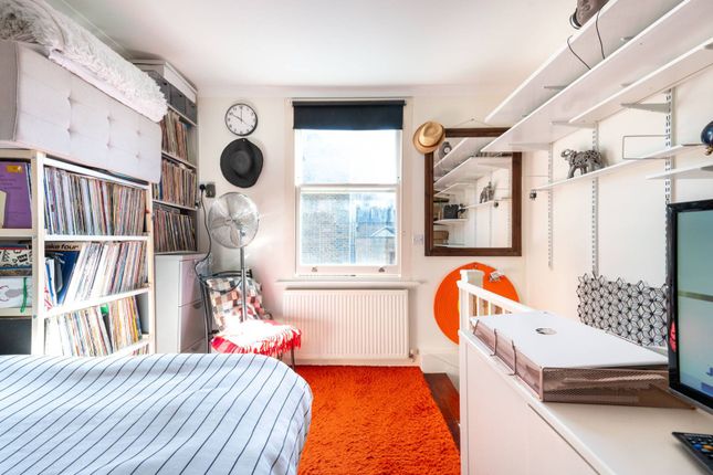 Thumbnail Flat for sale in Palace Court, Notting Hill, London