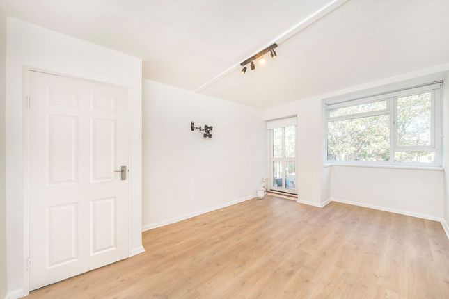 Tildesley Road, London photo 2