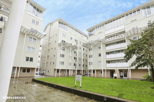 2-bed flat on Royal Quay, Liverpool, £145,000